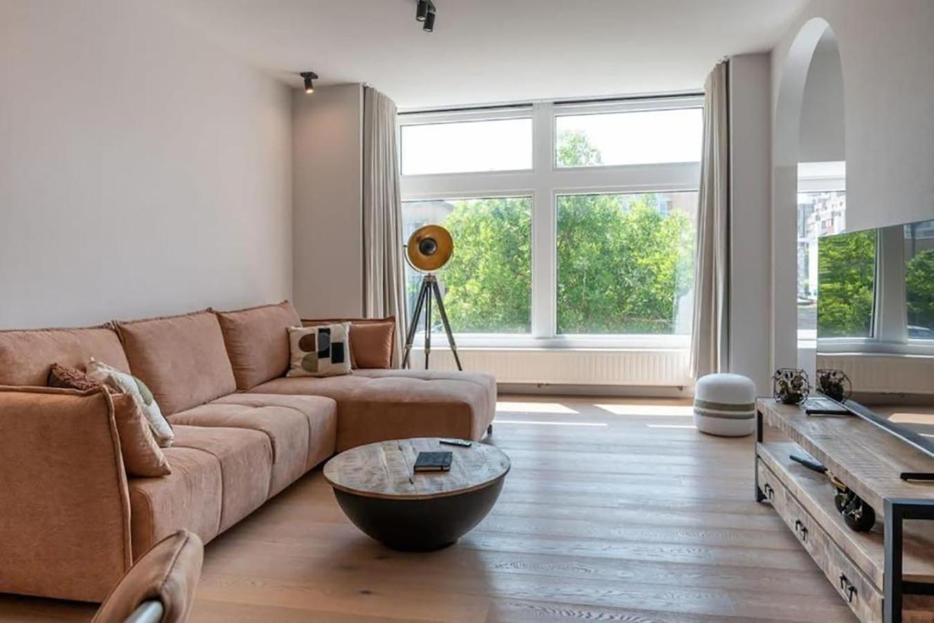 Renovated Art Deco With Vintage Elements *
