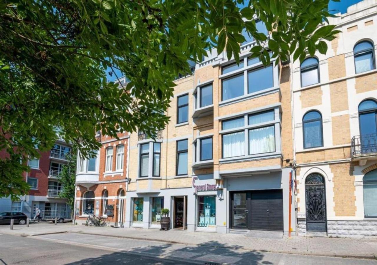 Renovated Art Deco With Vintage Elements Appartement Oostende