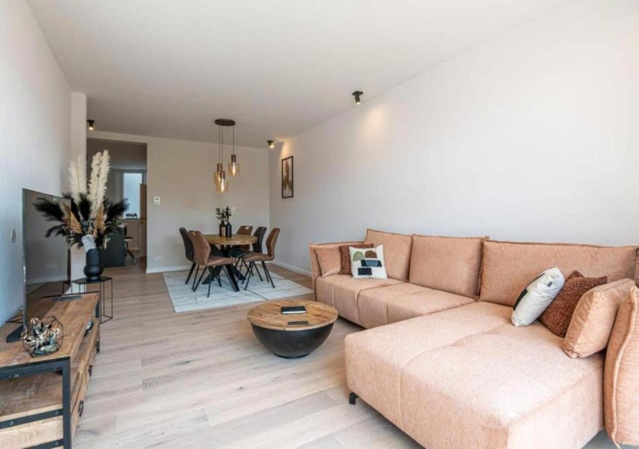 Renovated Art Deco With Vintage Elements *