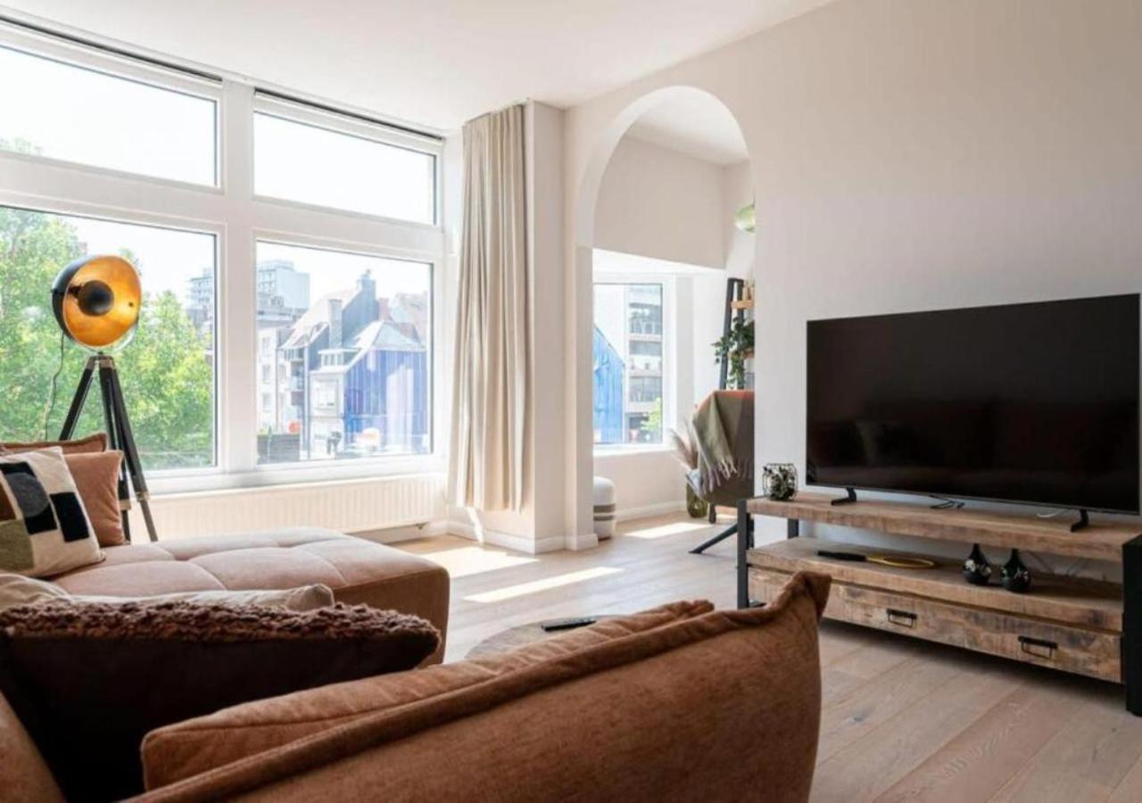 Renovated Art Deco With Vintage Elements * Oostende